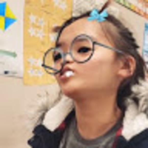 Meet your Posher, Sarah - Picture 1 of 1